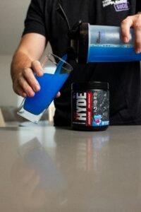 pour blue drink